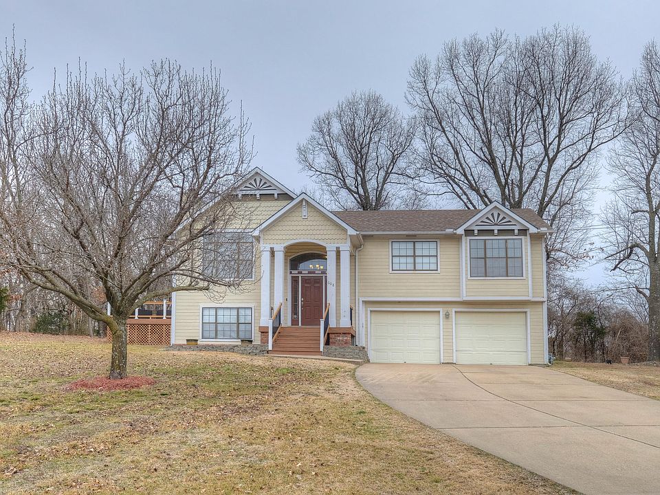 1st image of 608 Willow Ln