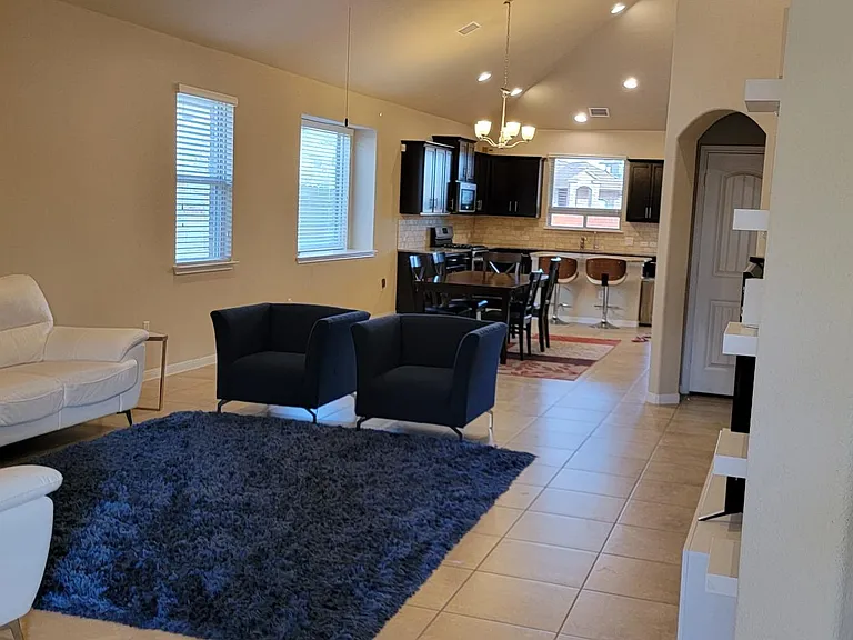 2416 Lyla Ln — Photo 3