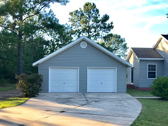 3rd image of 224 Buchanan Landing Dr