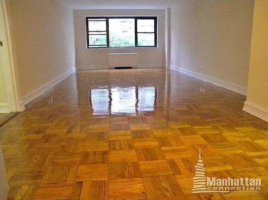 Rented by Manhattan Connection | media 9