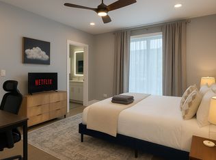 730 W 17th Pl #2W, Chicago, IL 60616