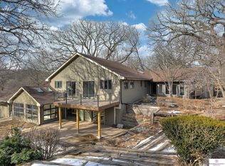 14324 White Deer Ln, Omaha, NE 68112