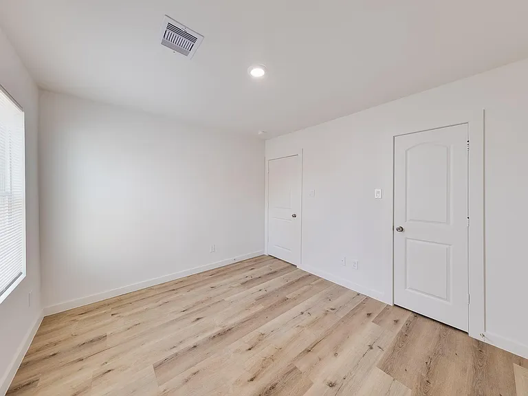 3635 Ward St — Photo 23