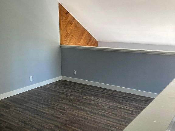 Upstairs bedroom/loft