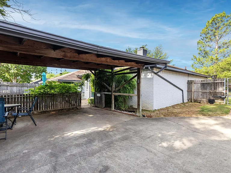 2918 Timothy Ln — Photo 23