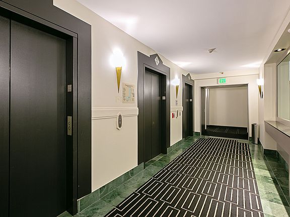 4th image of 300 3rd St #1207-L