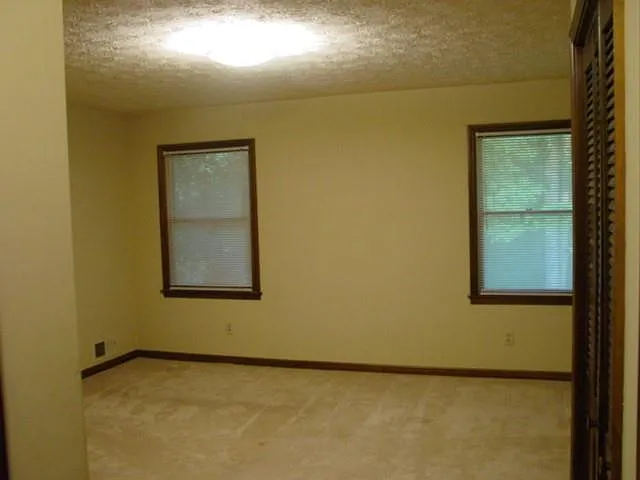 220 Lantern Ridge Ct — Photo 18