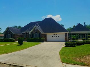 2182 Treemont Ln, Orange, TX 77630