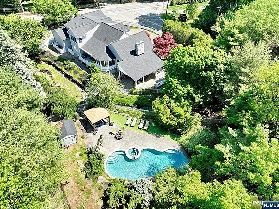 2nd image of 273 Glen Rd