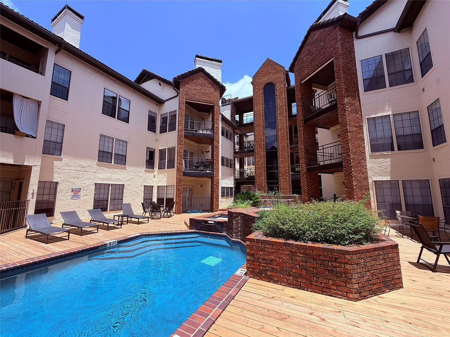 1 bed, 1.0 bath, 685 sqft, $1,500 — Photo 3