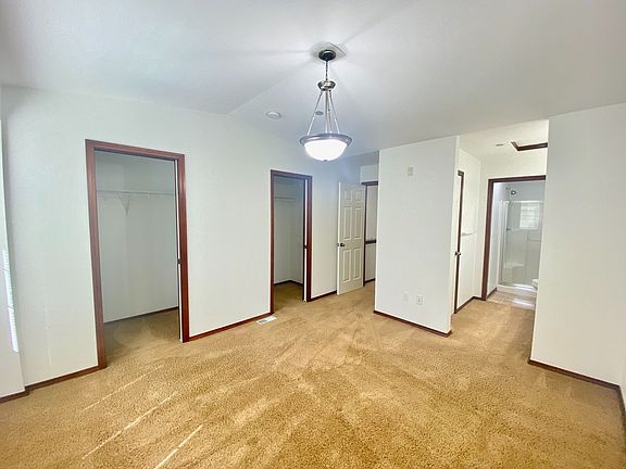 5th image of 21345 11th Dr SE