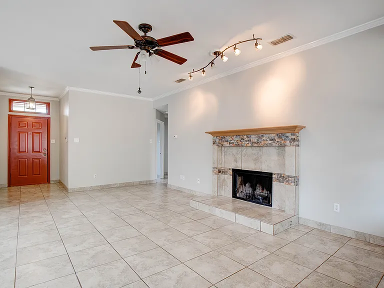 3912 Blue Pond Cir — Photo 6
