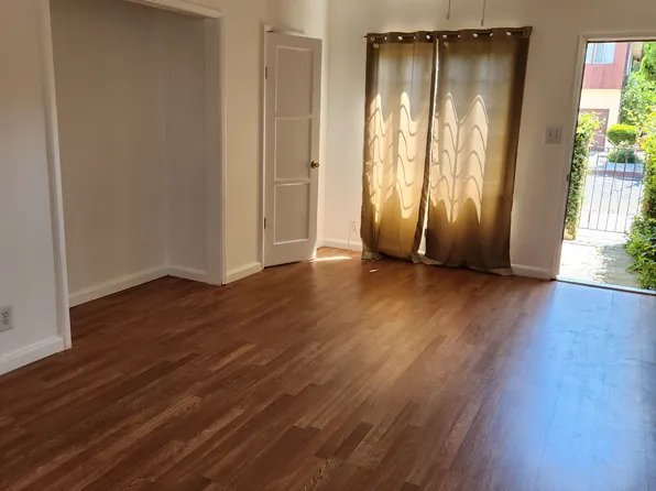 5209 Wilkinson Ave, Valley Village, CA 91607