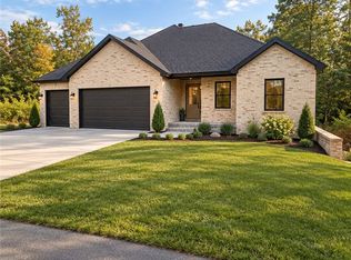 6 Carnahan Ln, Bella Vista, AR 72715
