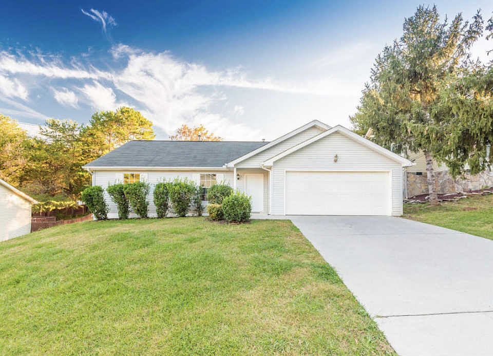 1st image of 4633 Twin Pines Dr