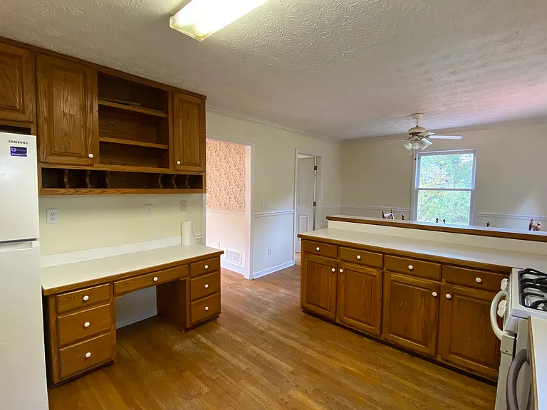 1188 Westchester Dr — Photo 9