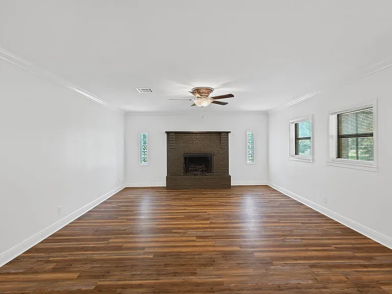 9257 Highway 171 — Photo 1