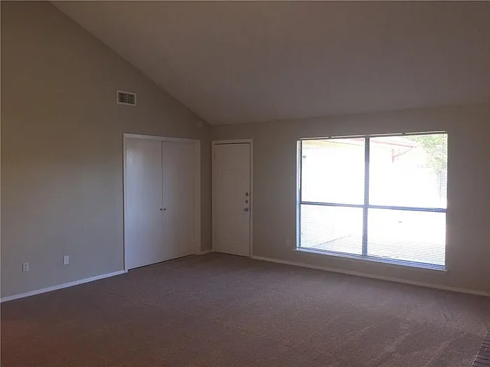 621 Shenandoah Ct — Photo 7