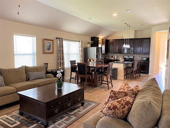 4th image of 2710 Parkside Valley Ln