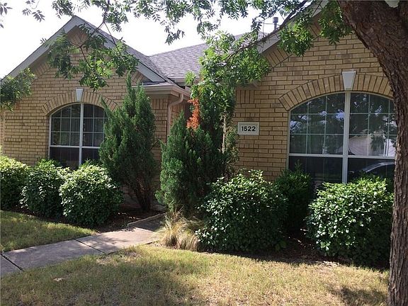 2nd image of 1522 Charleston Dr