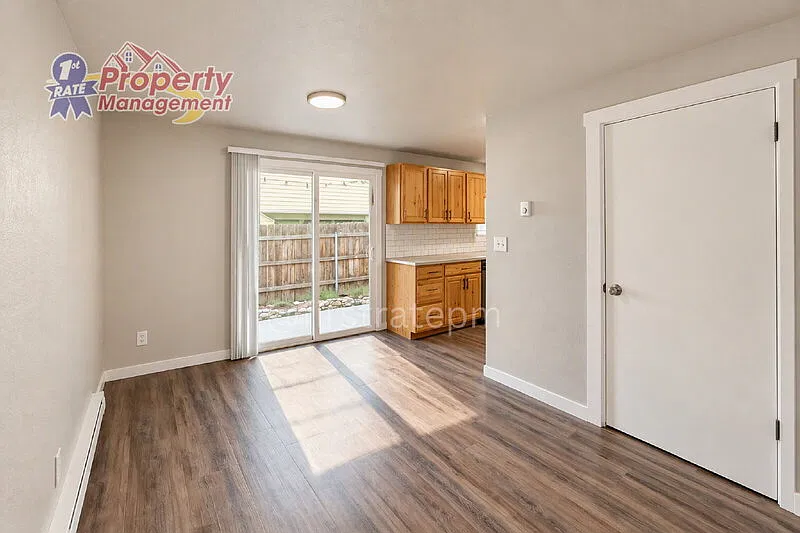3 bed, 1.0 bath, 1144 sqft, $1,945 — Photo 2