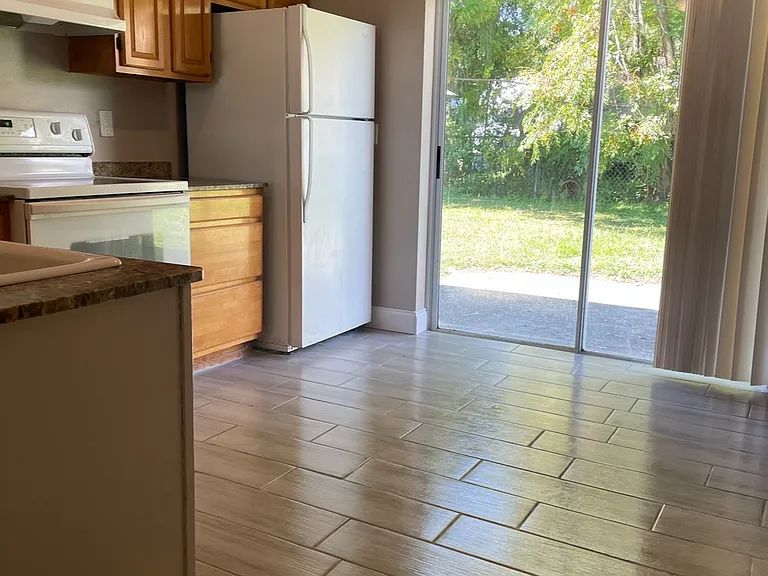 5228 Bogdonoff Dr — Photo 2