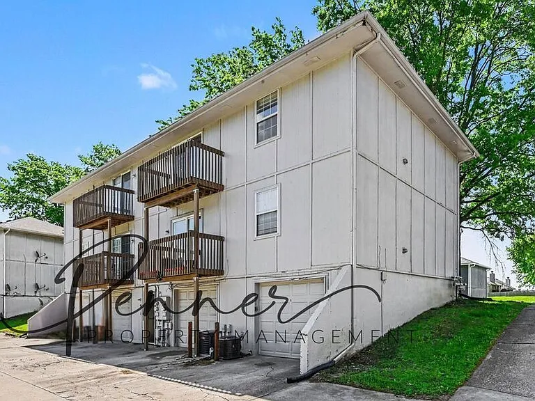 1310 Valley Woods Ct #C — Photo 11