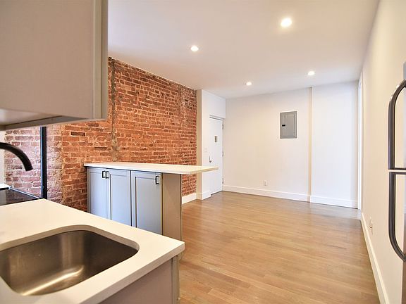 2nd image of 522 W 161st St APT 1