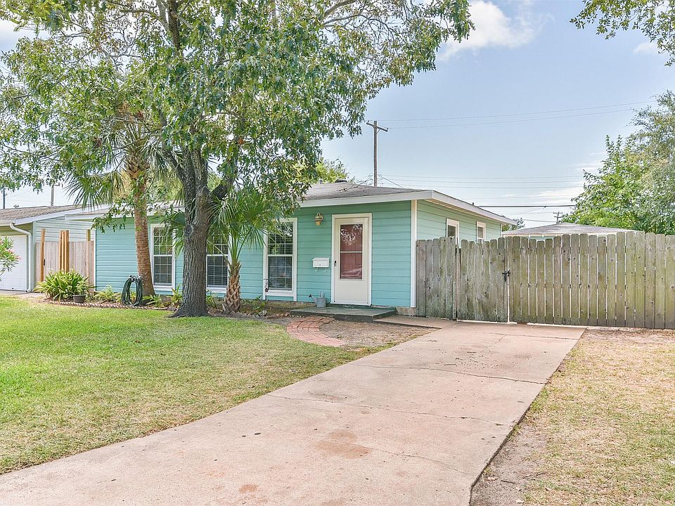 1st image of 107 Dolphin Ave