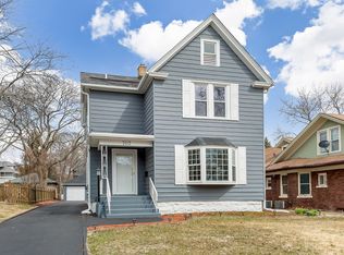 707 Garfield Ave, Aurora, IL 60506