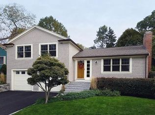 27 Beverly Ave, Marblehead, MA 01945