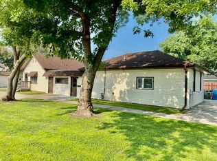 2714 C Ave, Kearney, NE 68847