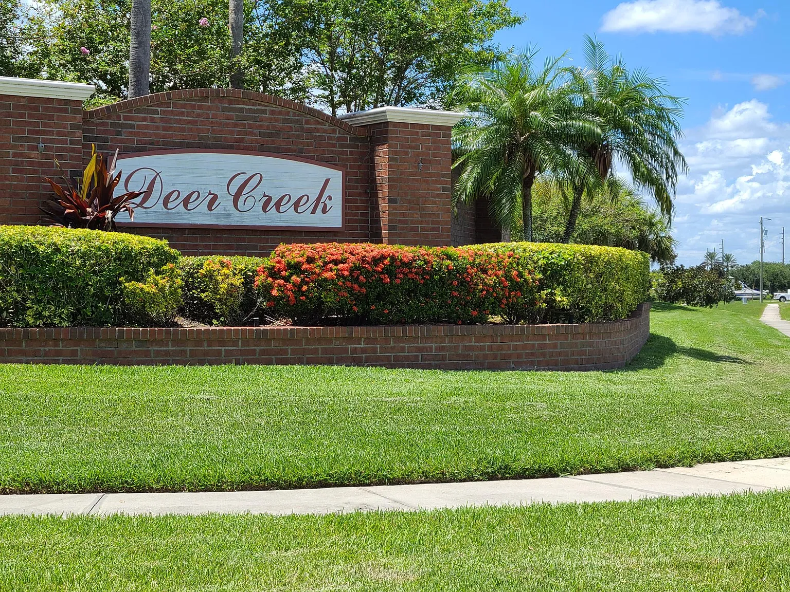 3 bed, 1298 sqft, $2,200 — Photo 3