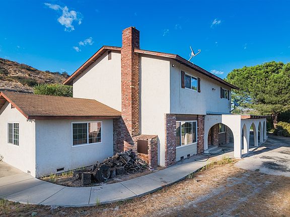 4th image of 11464 Crazy Horse Dr