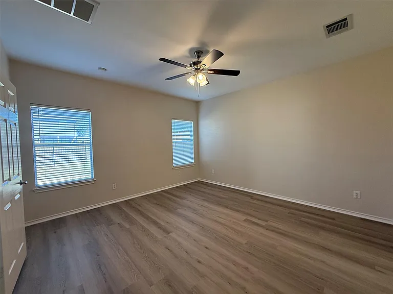 11606 Hereford St — Photo 11