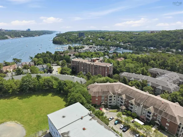 85 Spinnaker Dr #206, Halifax, NS B3N 3E3