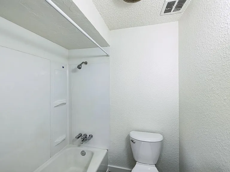 Chestnut Apartments — Photo 14