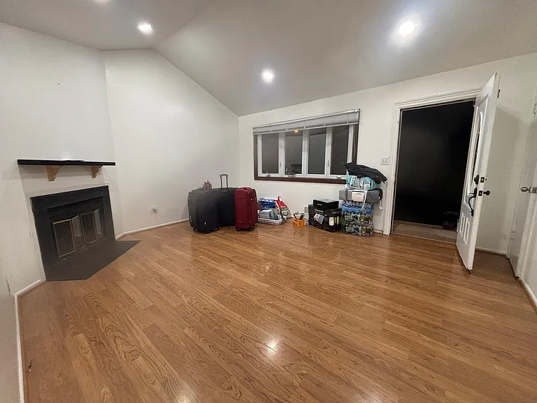 44 Westwood Cir #44 — Photo 3