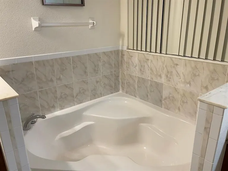 1010 Tourmaline Dr — Photo 16
