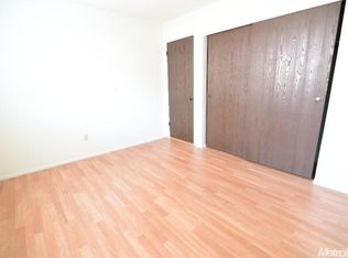 5435 Village Wood Dr, Sacramento, CA