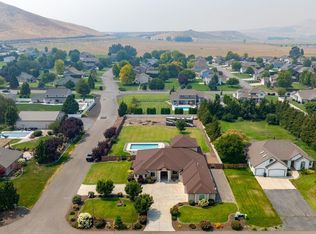 5706 Glenbrook Loop, West Richland, WA 99353