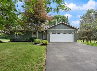 2008 Irene Dr, Baldwinsville, NY 13027