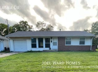 911 Alagna Dr, Champaign, IL 61821