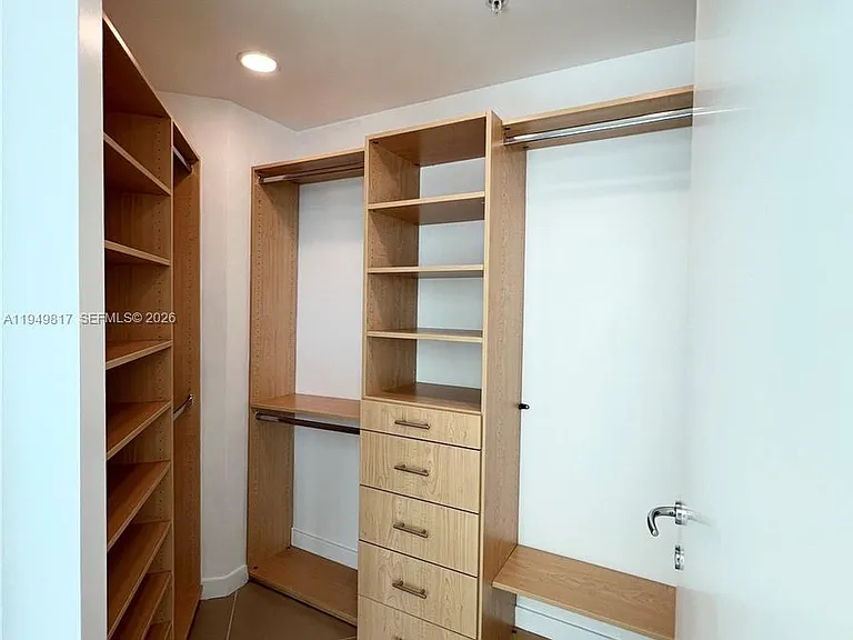 300 S Biscayne Blvd #L-814 — Photo 9