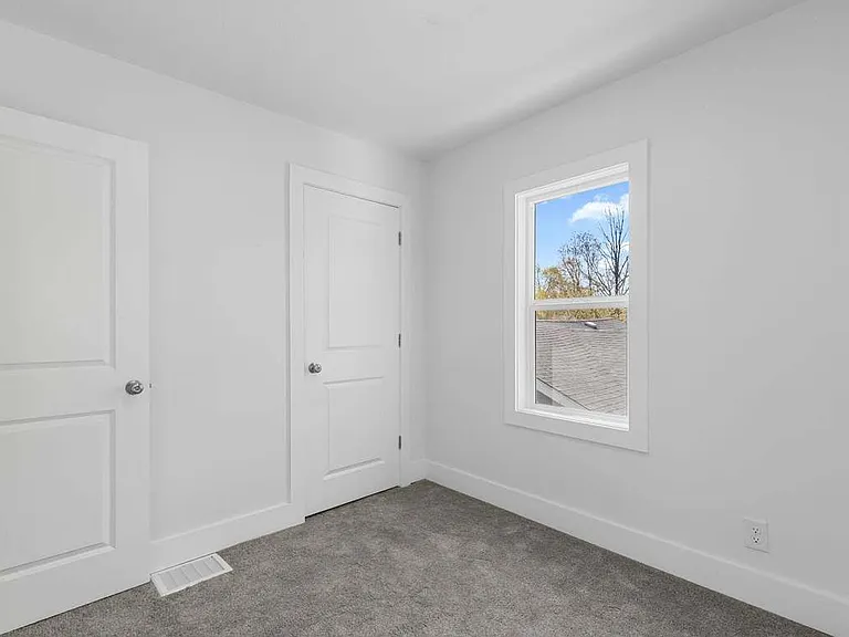 182 S Shore Dr — Photo 16