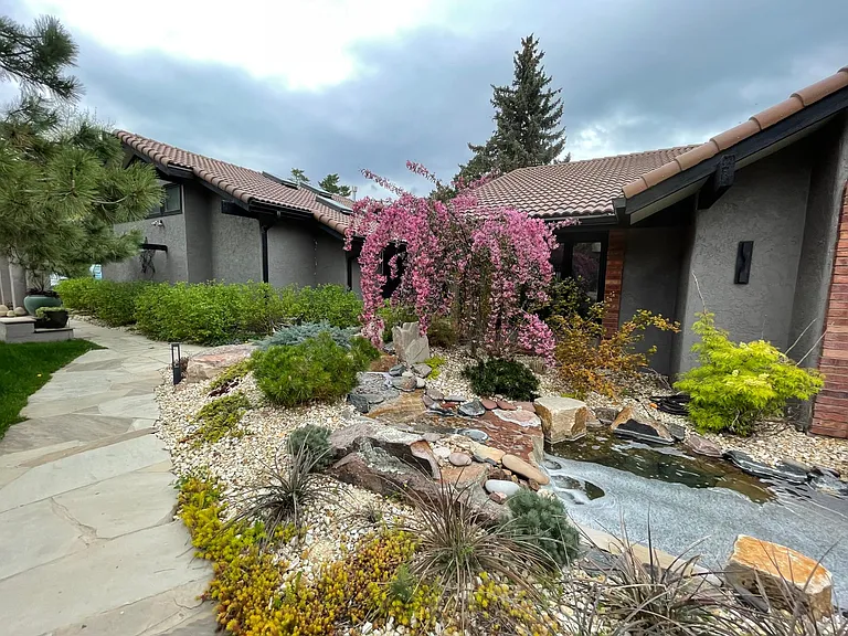 Front water feature