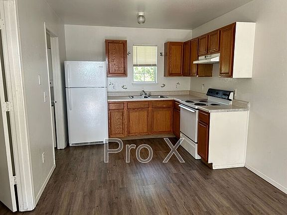 2nd image of 1414 Powell St #2