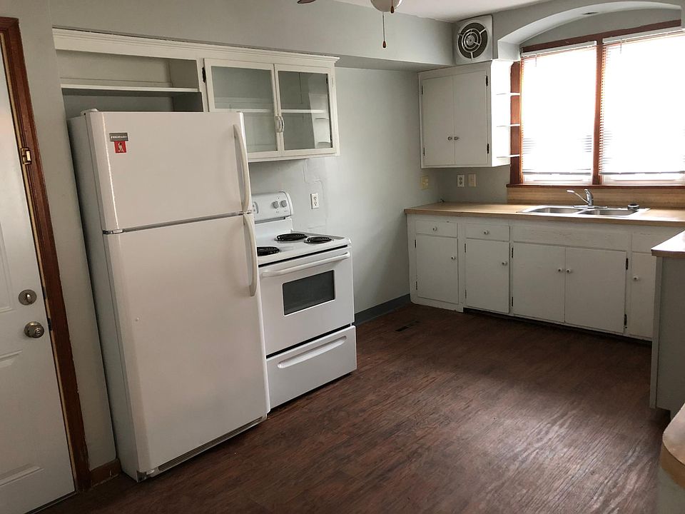 1st image of 214 W 10th St