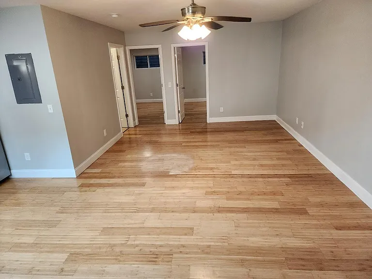 204 Grand Ave #10 — Photo 5