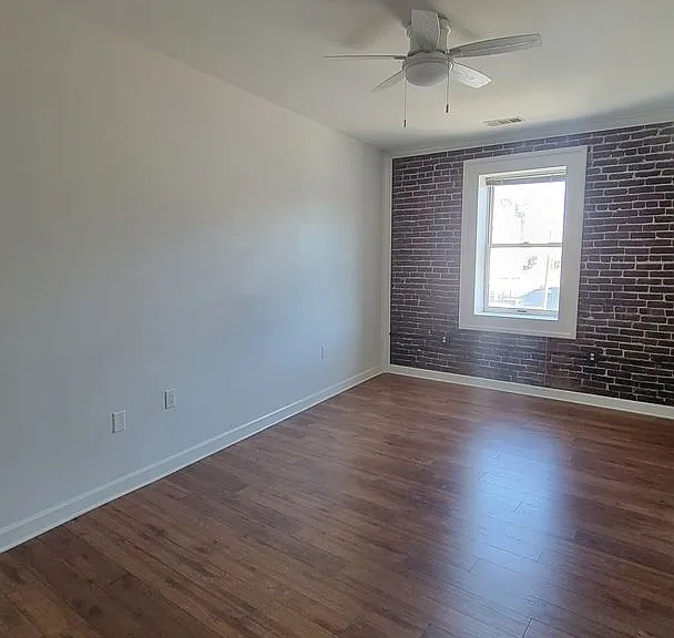 121 W Jackson Ave — Photo 14